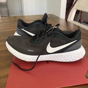 Nike Revolution 5 Women's Road Running Shoes